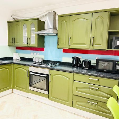 Villa 5Br House, Free Parking Offa12, Contractor, Big Families, Relocation Redbridge Exterior foto