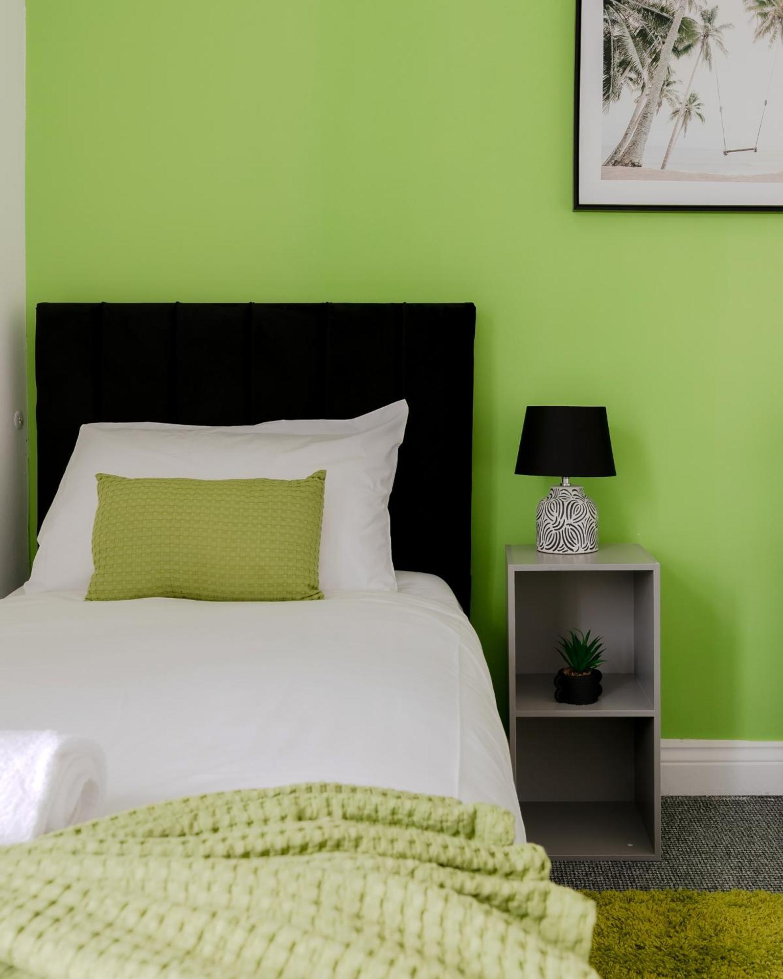 Villa 5Br House, Free Parking Offa12, Contractor, Big Families, Relocation Redbridge Exterior foto