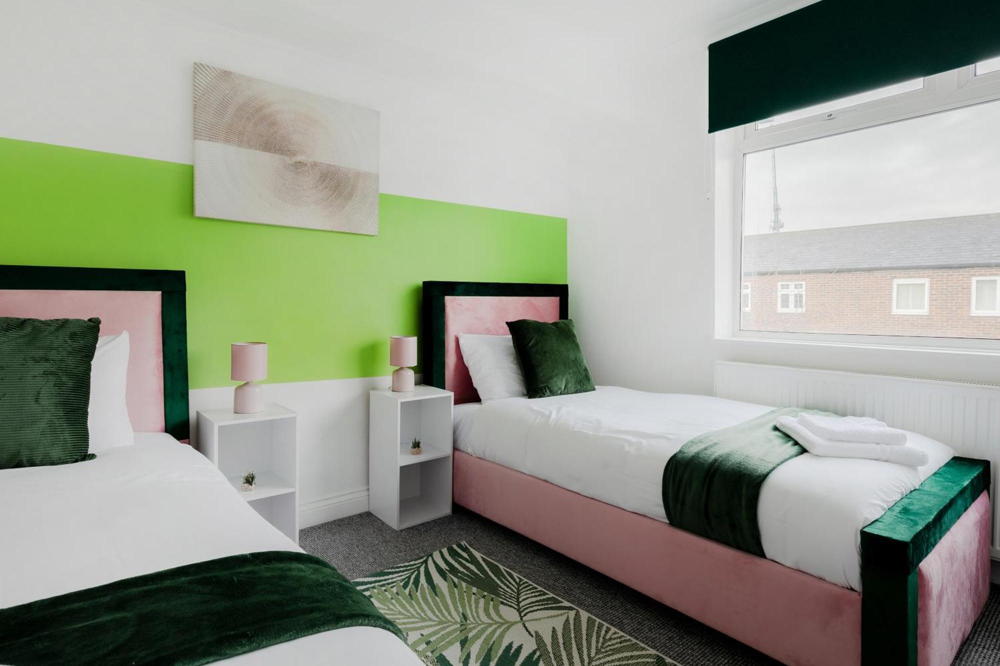 Villa 5Br House, Free Parking Offa12, Contractor, Big Families, Relocation Redbridge Exterior foto