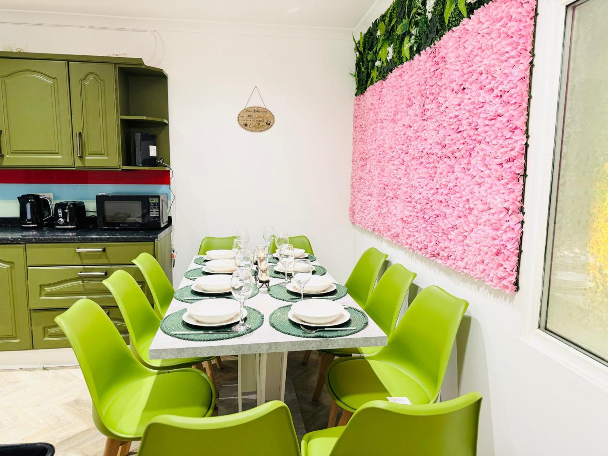 Villa 5Br House, Free Parking Offa12, Contractor, Big Families, Relocation Redbridge Exterior foto