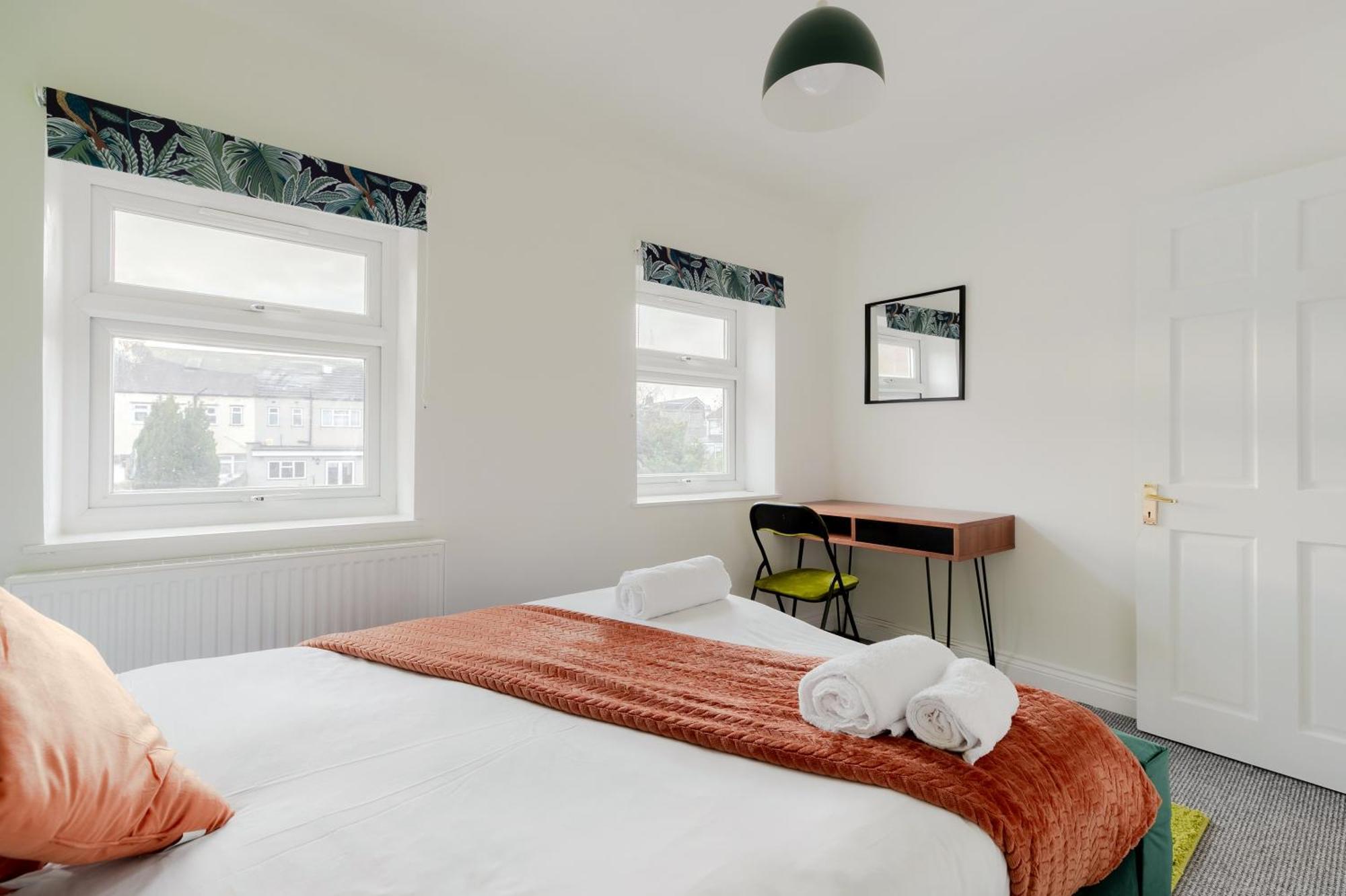 Villa 5Br House, Free Parking Offa12, Contractor, Big Families, Relocation Redbridge Exterior foto