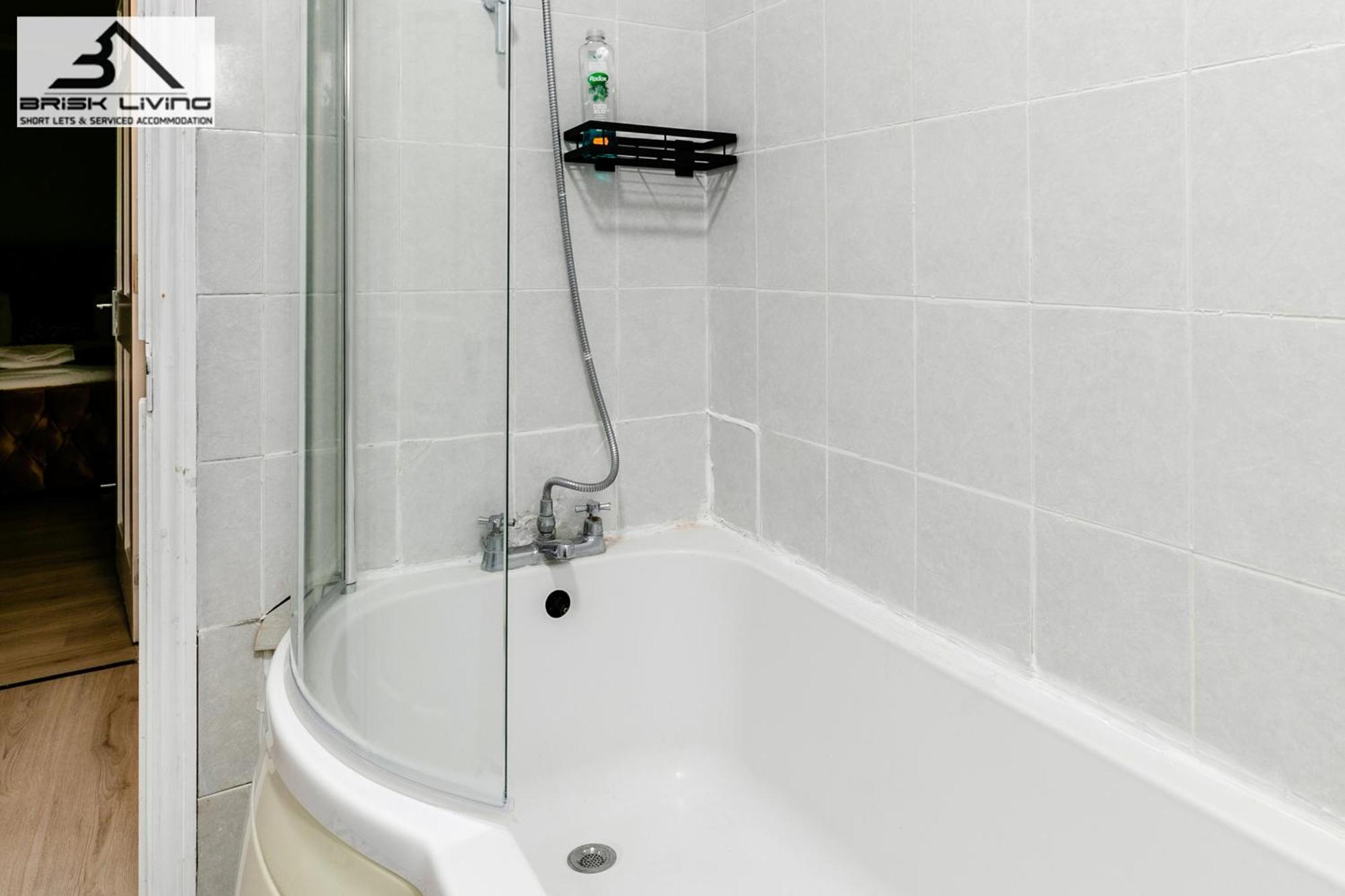 Villa 5Br House, Free Parking Offa12, Contractor, Big Families, Relocation Redbridge Exterior foto